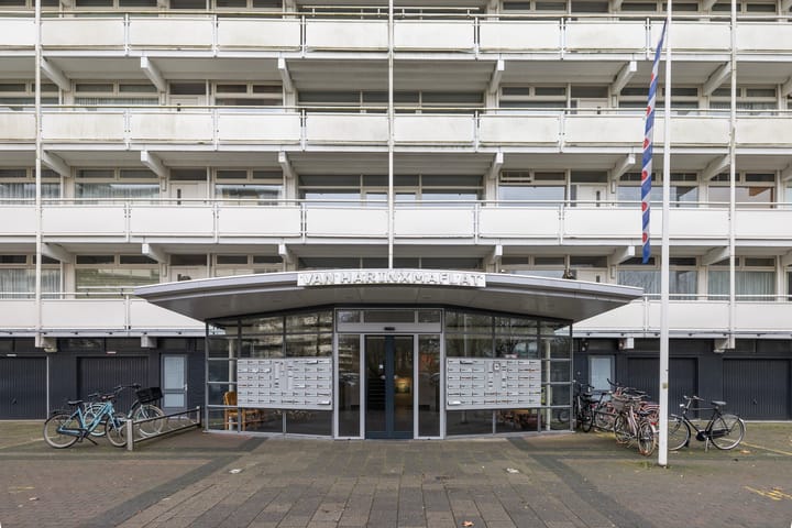 Foto 27 van van Harinxmaplein 128