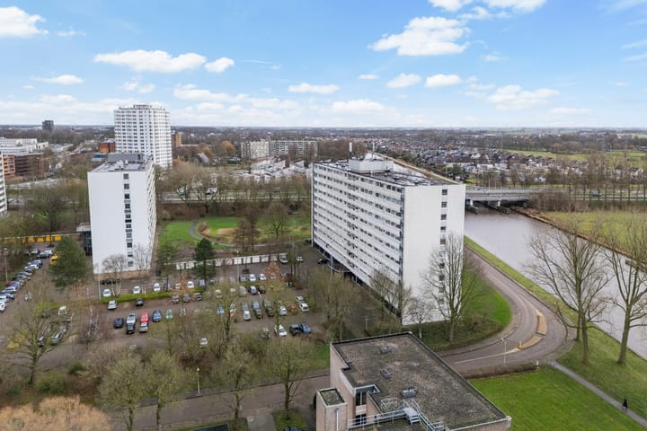 Foto 29 van van Harinxmaplein 128