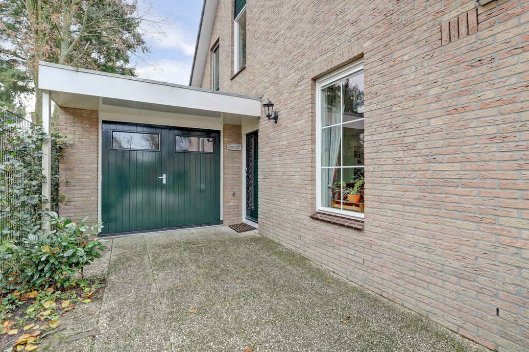 Photo 37 of Ds. Medenbachweg 5