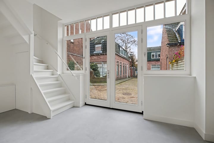 Photo 4 of Sint Anthoniusstraat 15-A