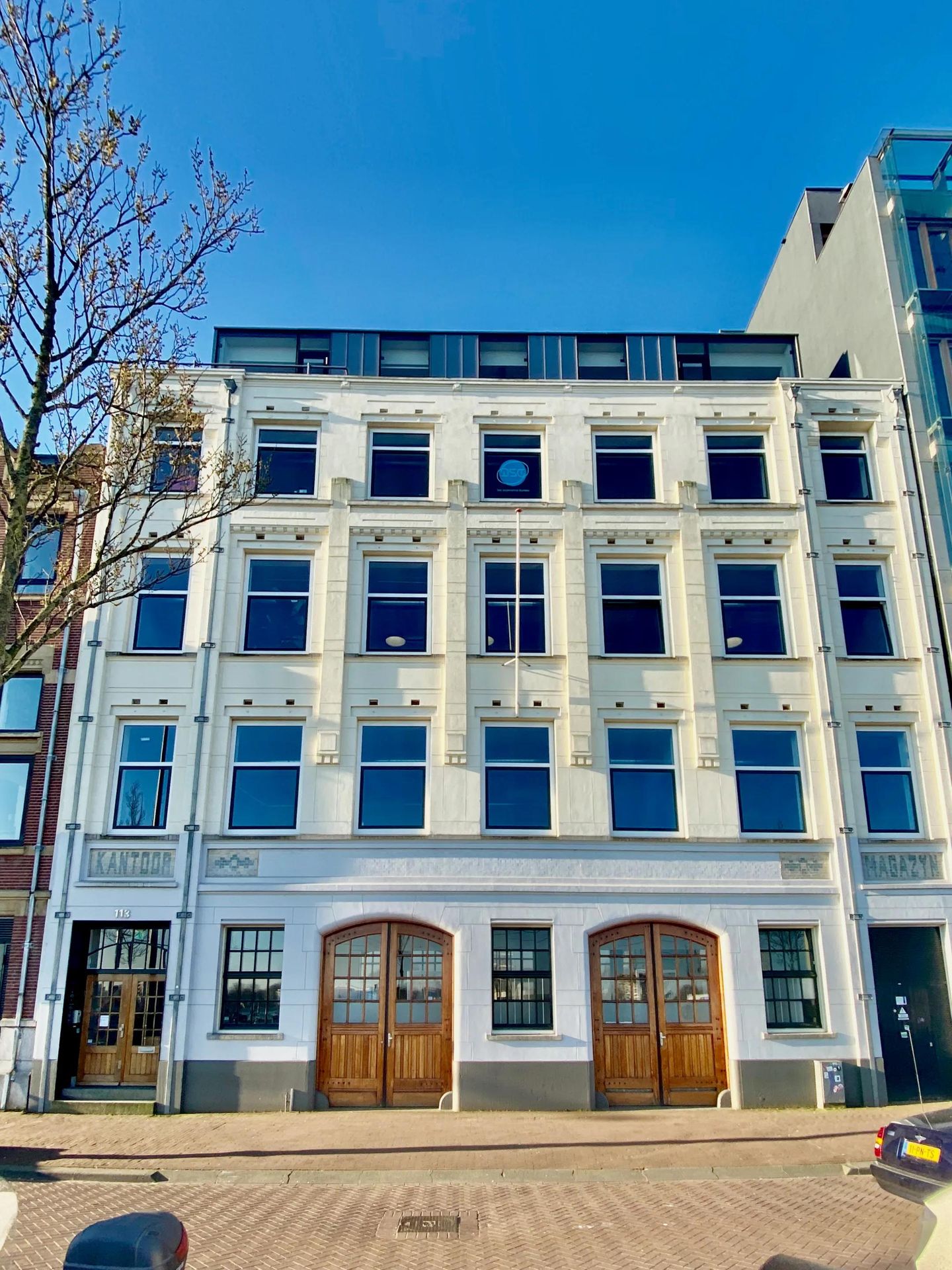 Bekijk foto 2 van De Ruijterkade 113