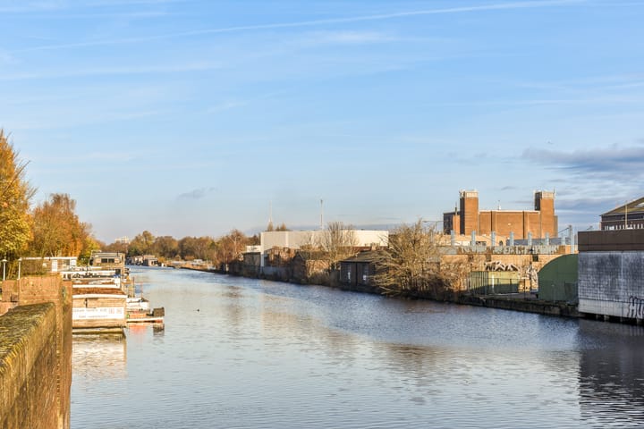 Photo 24 of Jan van Galenstraat 70-4