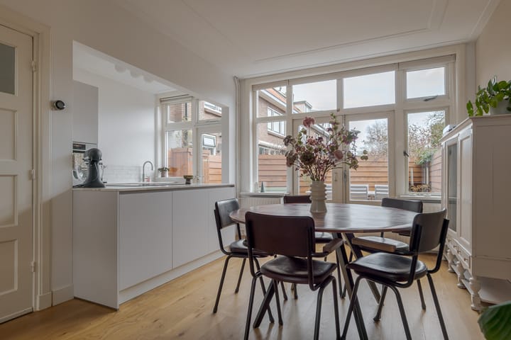 Photo 2 of Roemer Visscherstraat 9