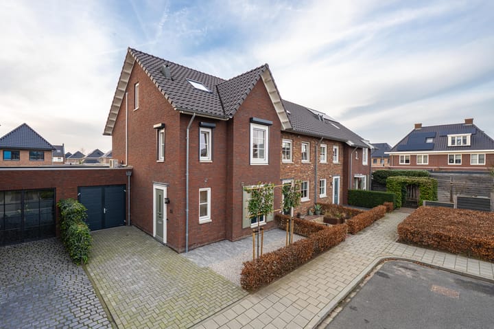 Burgemeester H A van Steennisstraat 23 main image