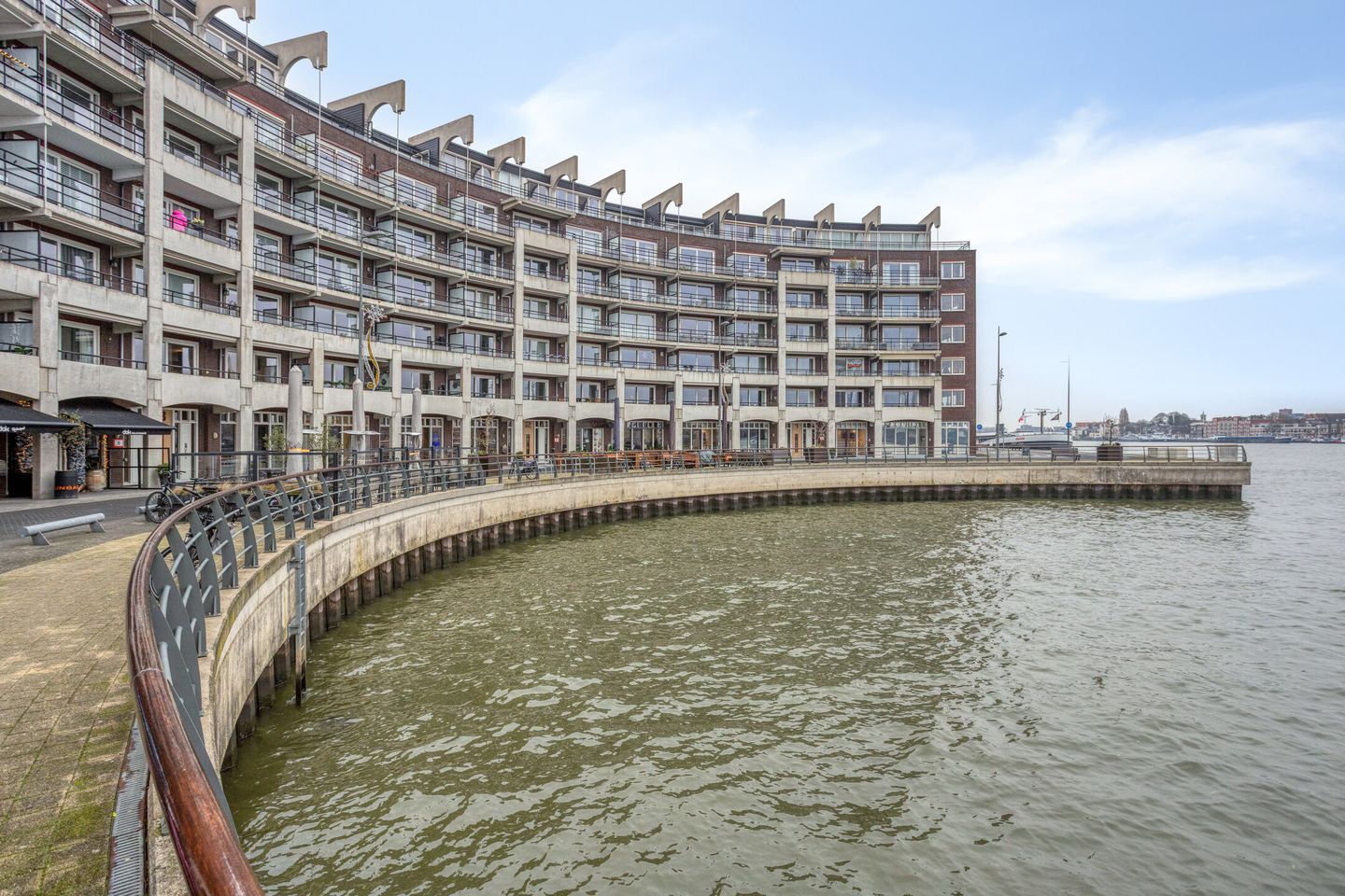 Bekijk foto 3 van Maasboulevard 178