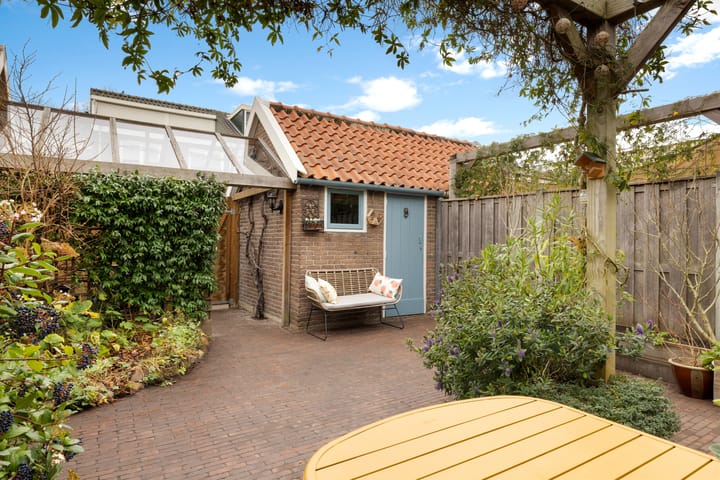 Foto 16 van Zuster Bloemstraat 21