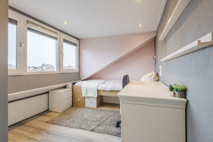 Photo 35 of Gravenstein 24