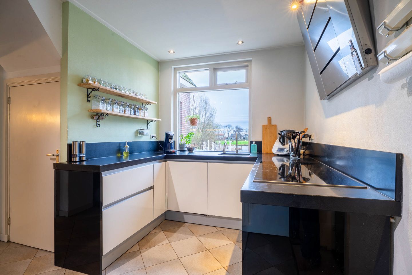 Foto 10 van Spoorstraat 12