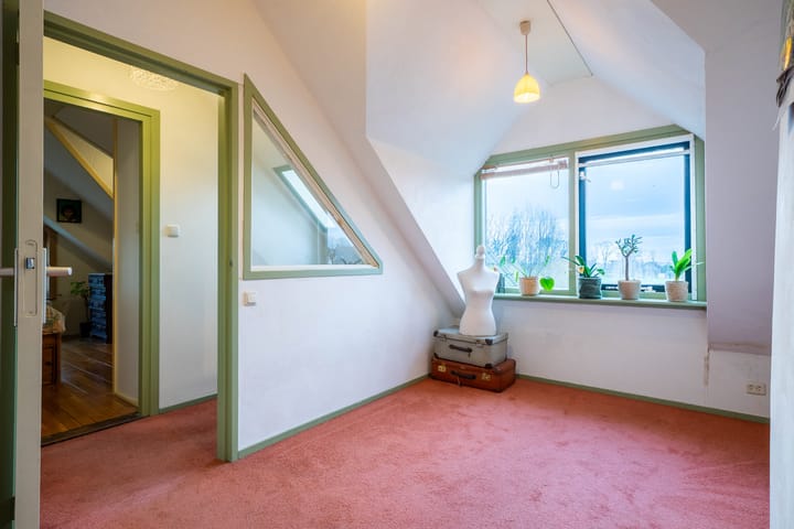 Photo 19 of Spoorstraat 12