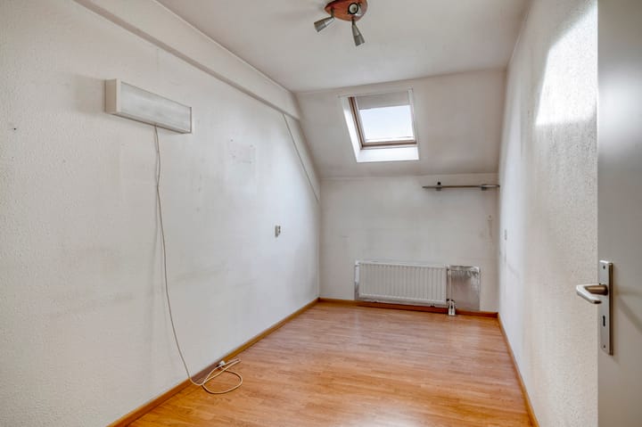 Photo 20 of Maanstraat 16-A