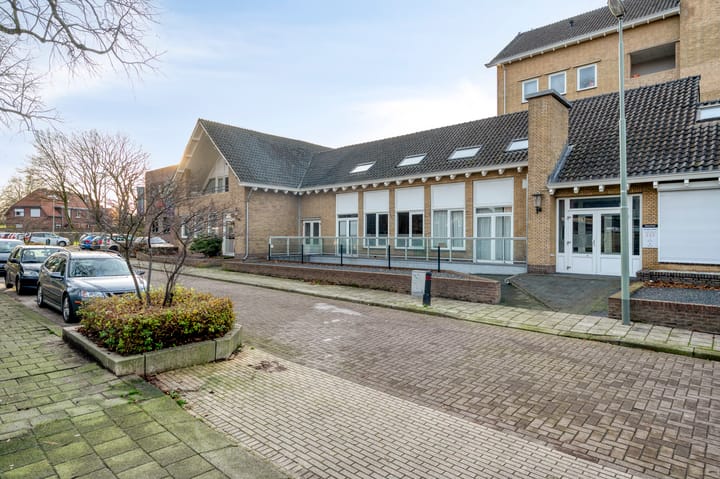 Photo 23 of Maanstraat 16-A