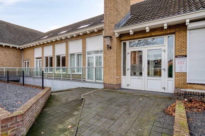 Photo 24 of Maanstraat 16-A