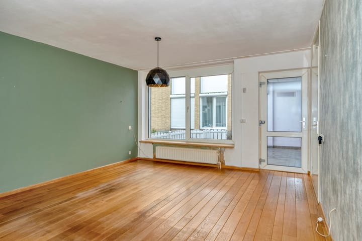 Photo 12 of Maanstraat 16-A