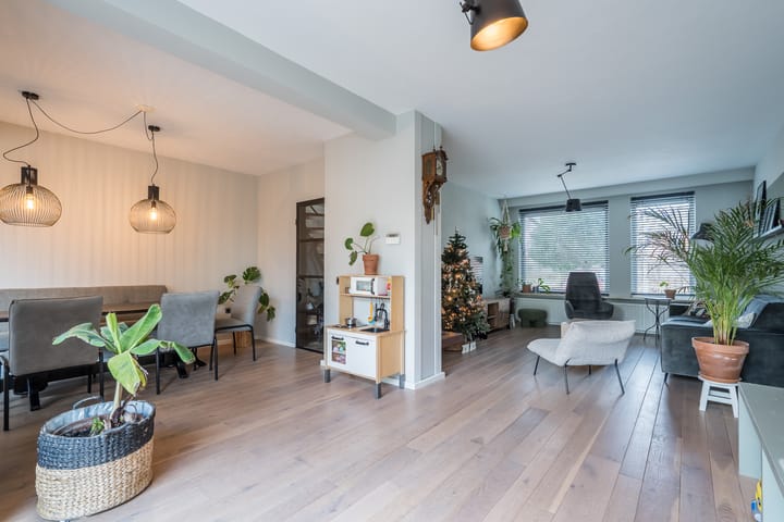 Foto 2 van Dahliastraat 5