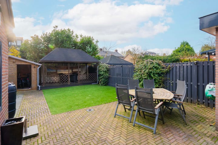 Foto 20 van Robert Kochlaan 24