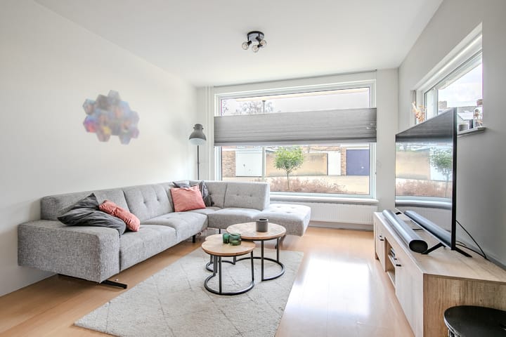 Photo 4 of Van Mereheymstraat 6