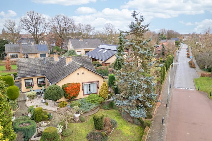 Photo 2 of Molenweg 18