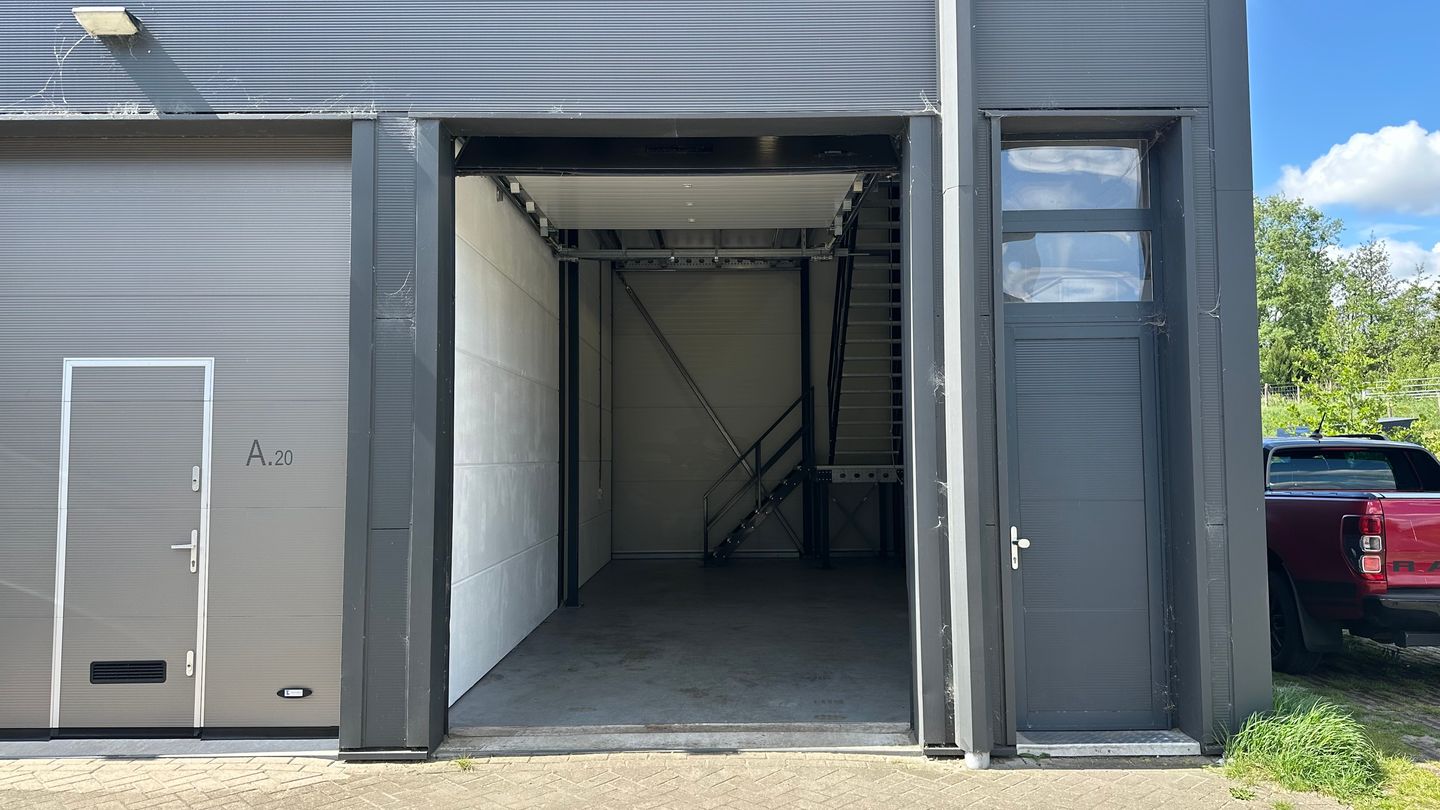 View photo 3 of Aalsmeerderweg 47