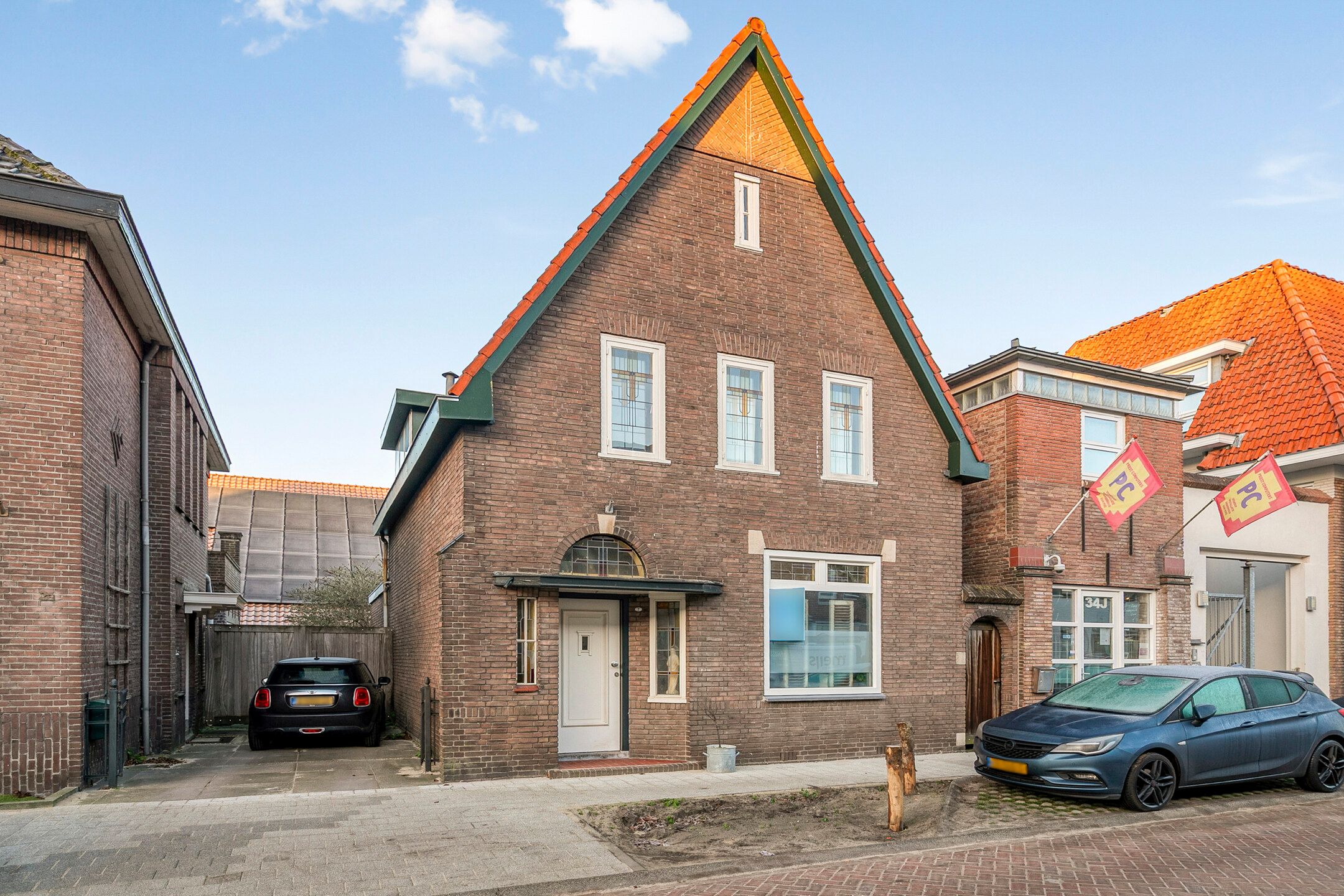 Buying a house in The Netherlands., Baardwijksestraat 2