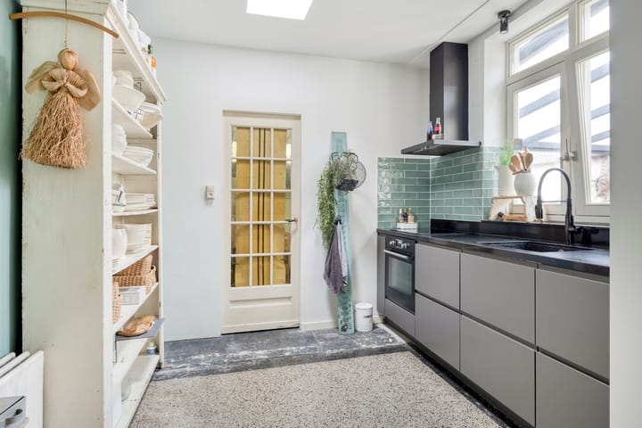 Photo 11 of Baardwijksestraat 2