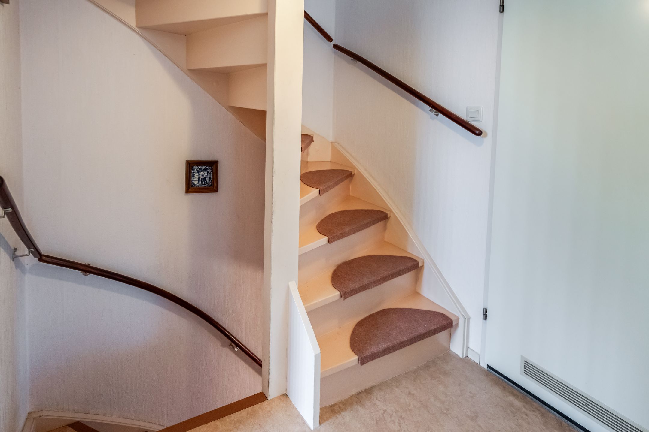 Photo 18 of Roer 246