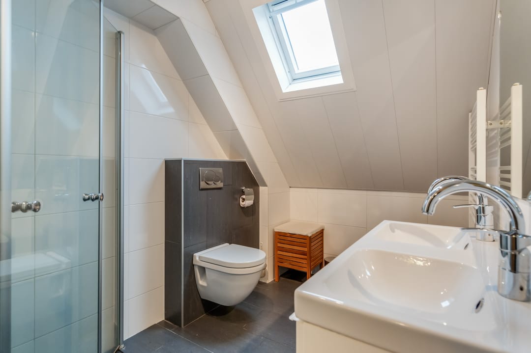 Photo 26 of Roer 246