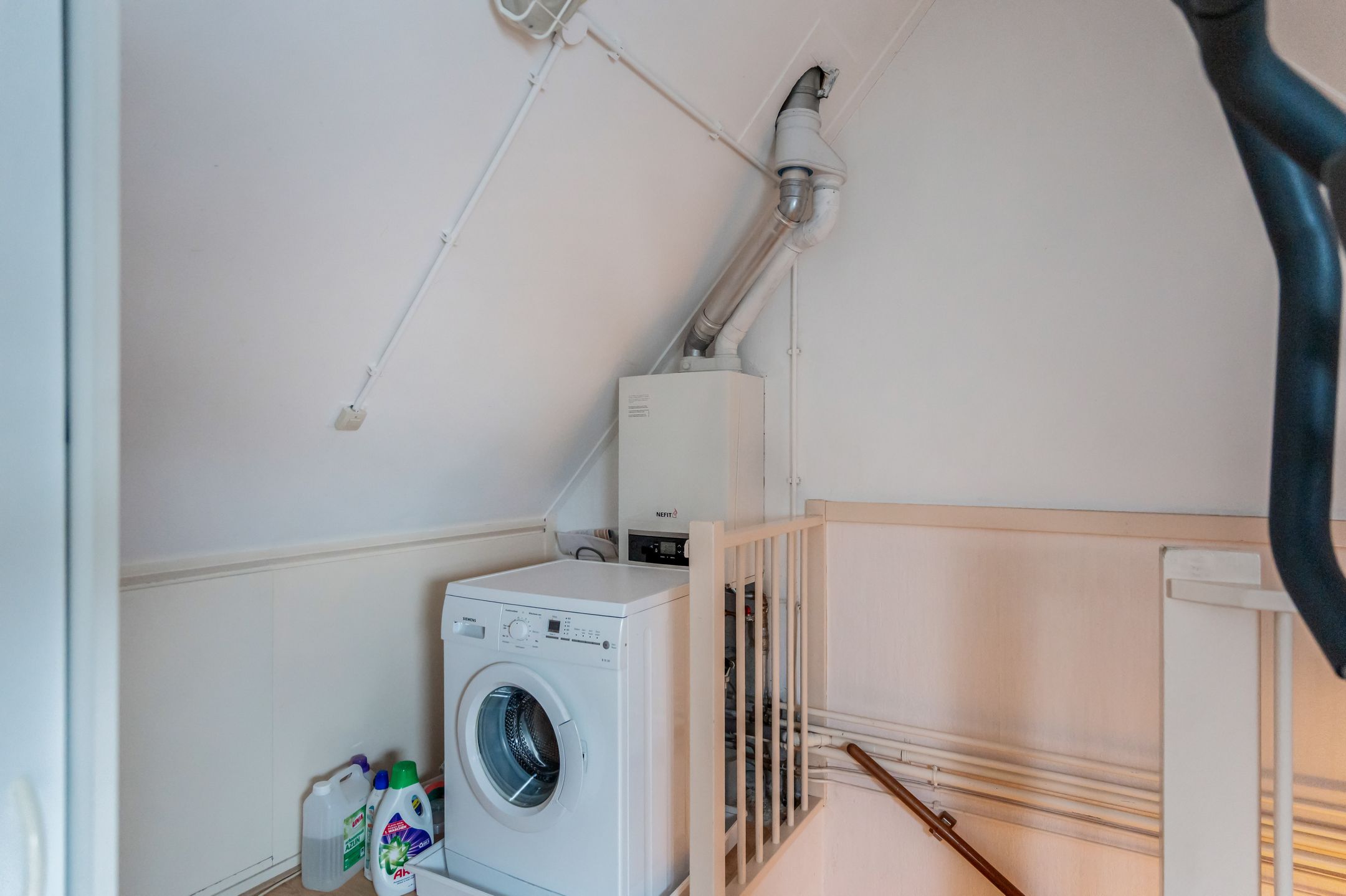 Photo 27 of Roer 246