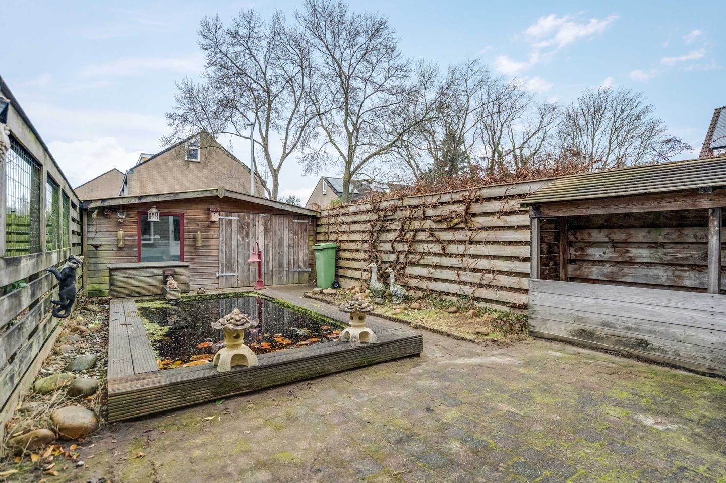 Photo 29 of Roer 246