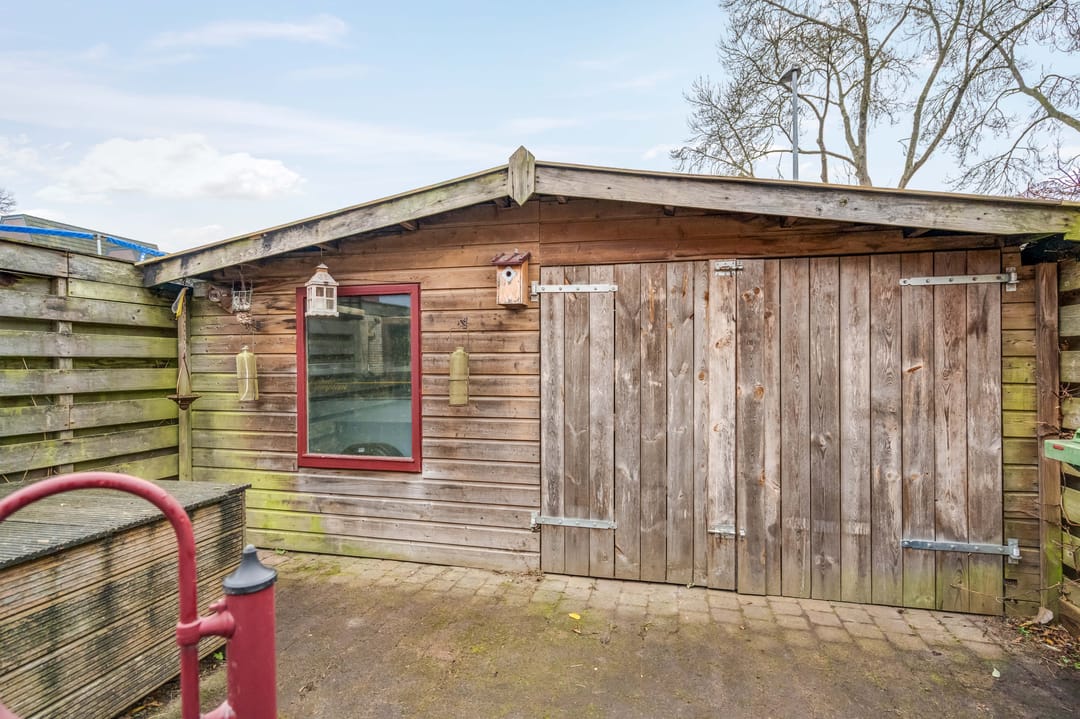 Photo 31 of Roer 246