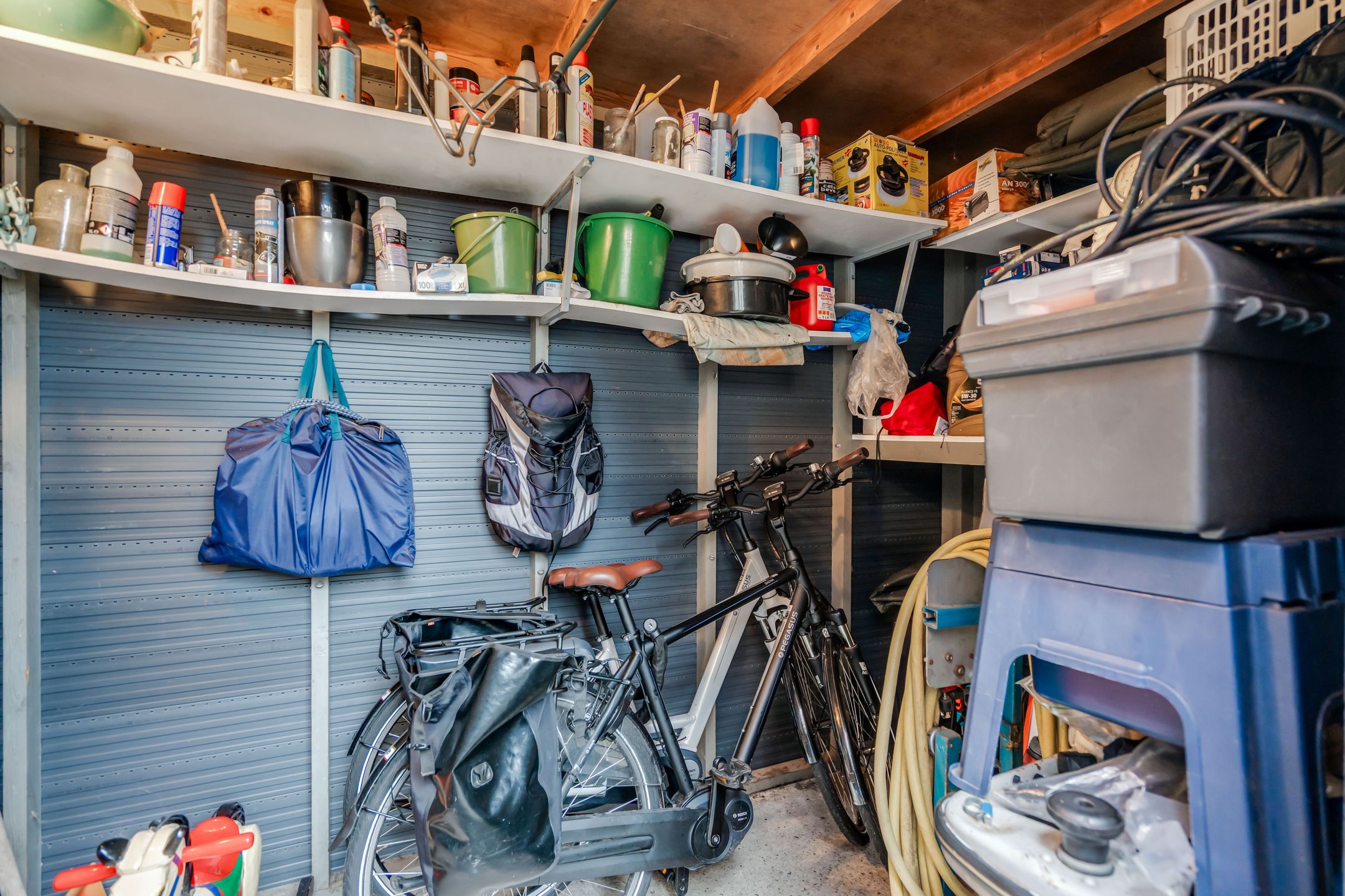 Photo 33 of Roer 246