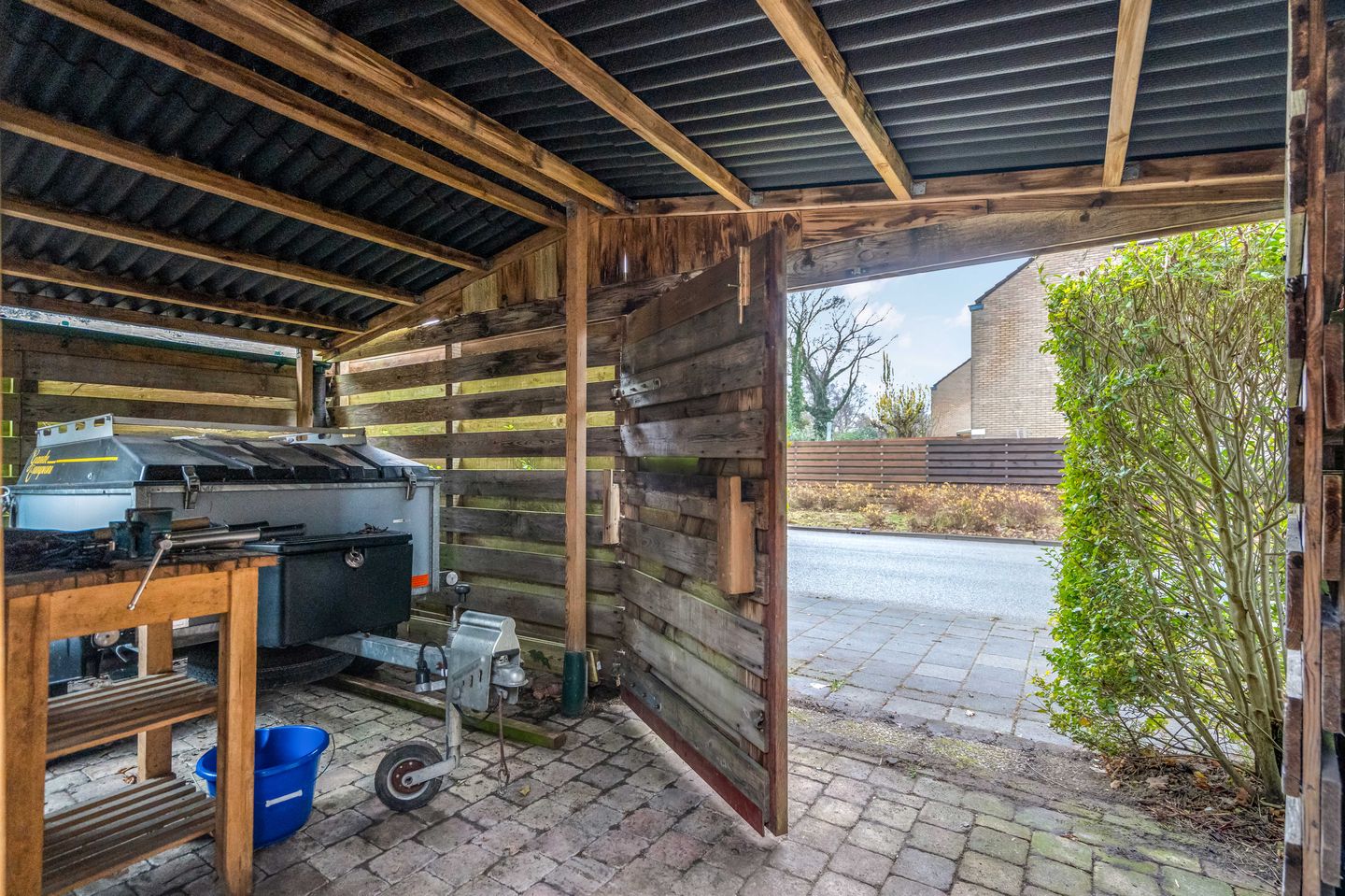 Photo 34 of Roer 246