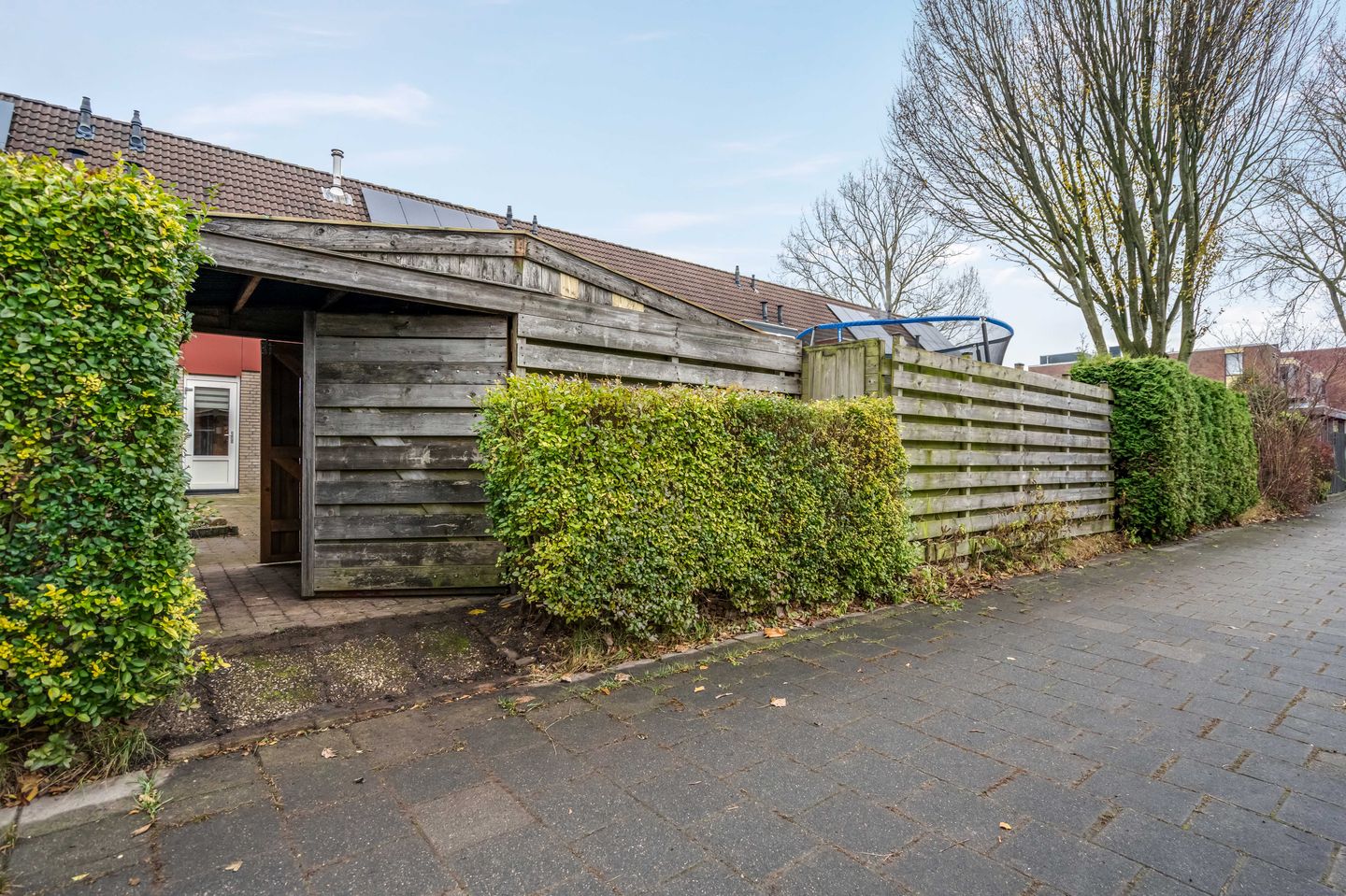 Photo 35 of Roer 246