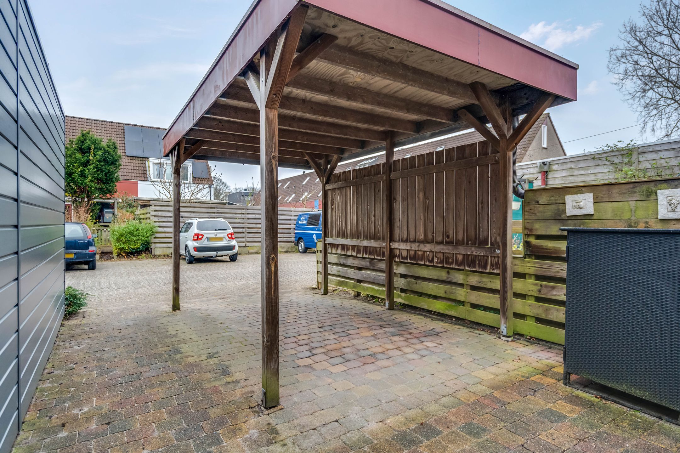 Photo 39 of Roer 246