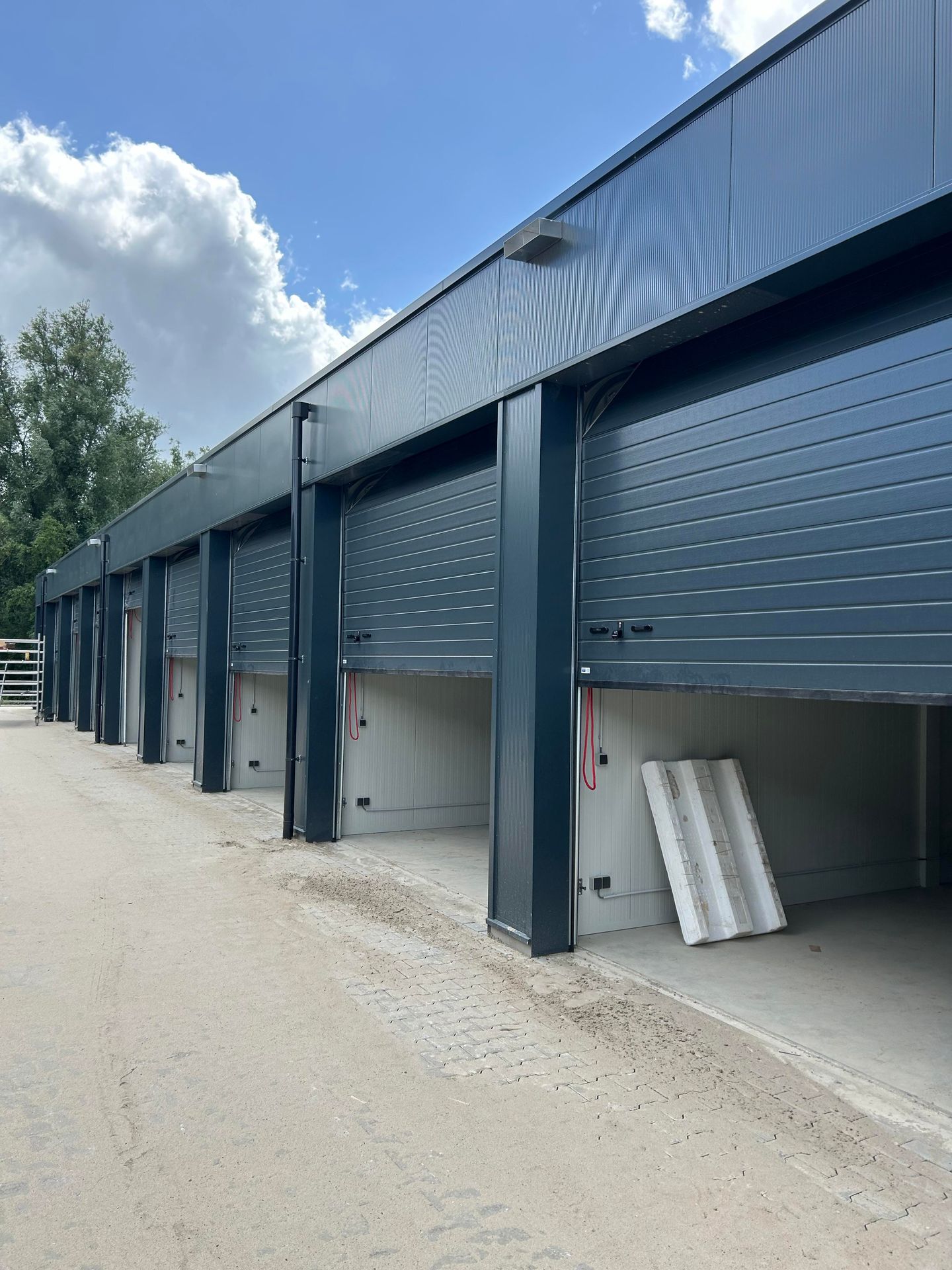 Bekijk foto 5 van Beneluxweg 216-A26