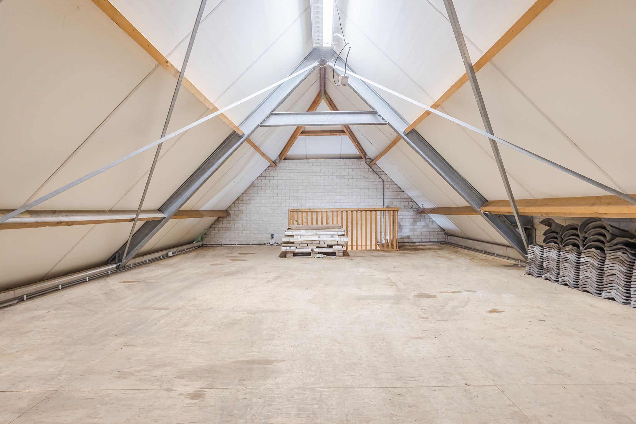 Foto 54 van Luiten Ambachtstraat 37