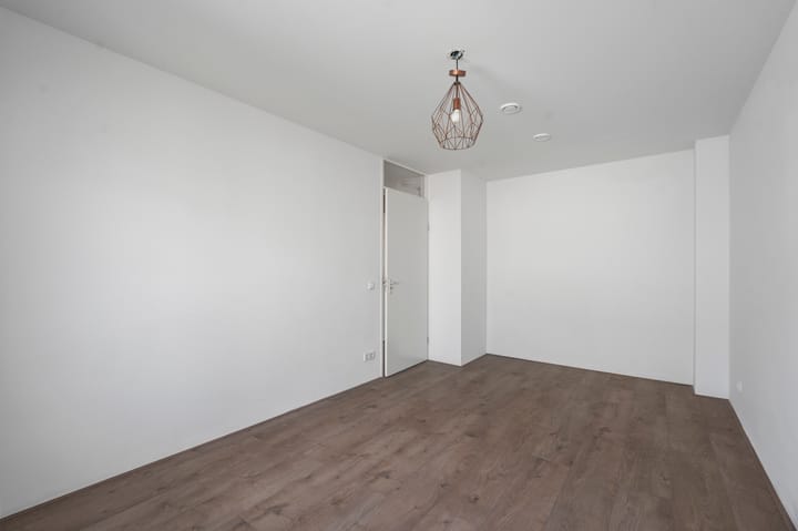 Photo 16 of Osdorper Ban 90-A31