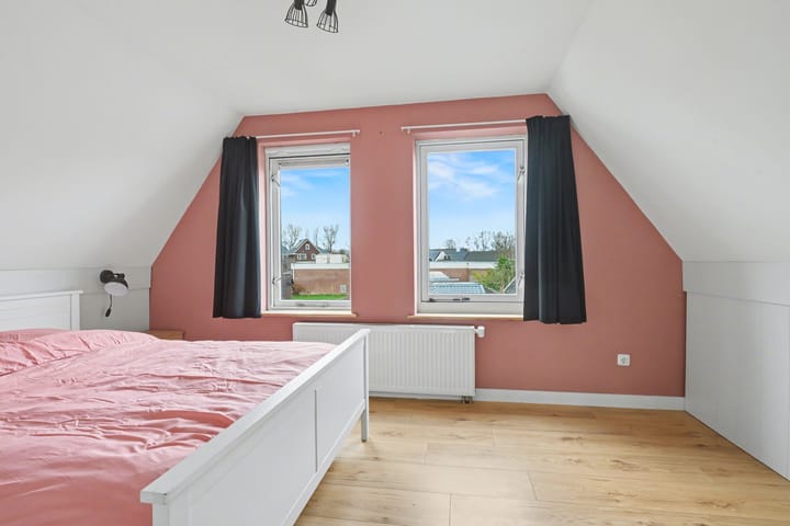 Photo 5 of Irenestraat 8