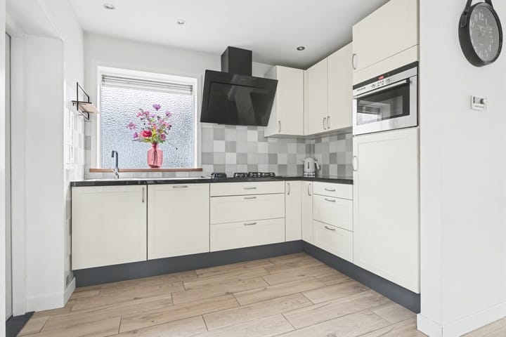 Photo 3 of Irenestraat 8