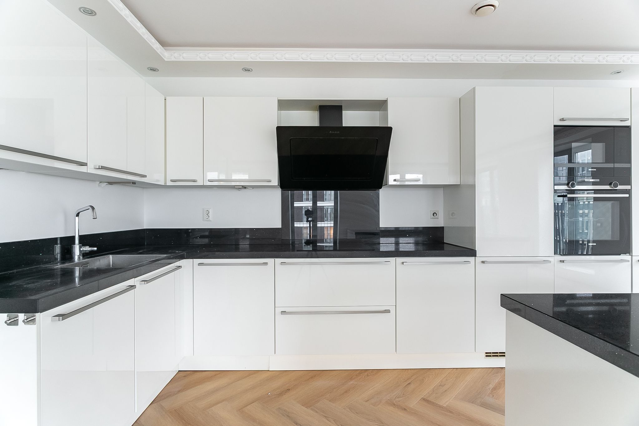 Foto 3 van Wolbrantskerkweg 76-B