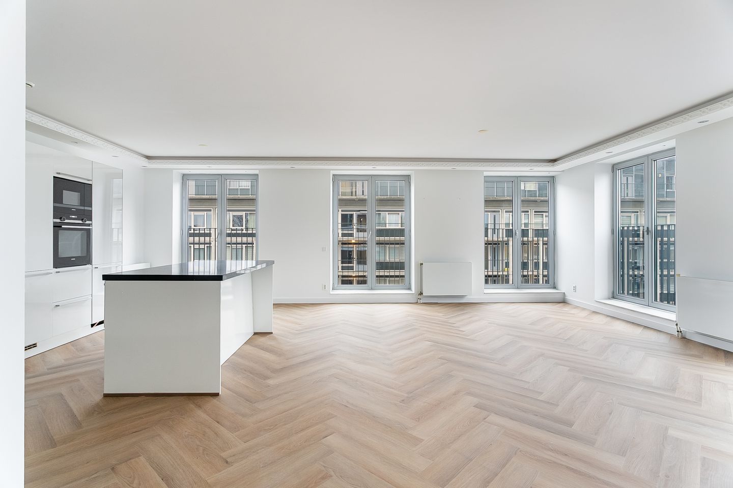 Foto 10 van Wolbrantskerkweg 76-B