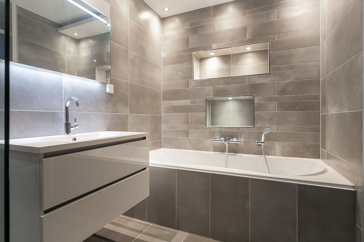 Foto 14 van Wolbrantskerkweg 76-B