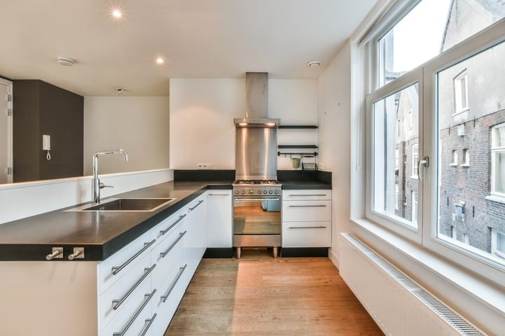 Photo 7 of Ferdinand Bolstraat 66-3