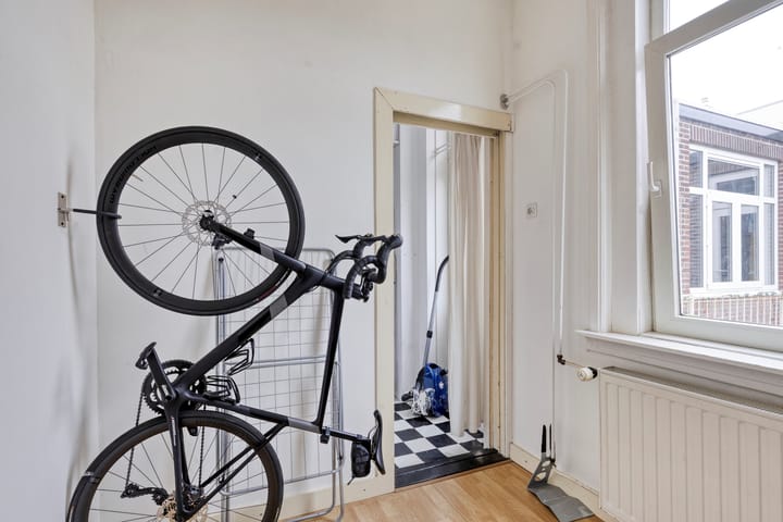 Photo 26 of Frans van Mierisstraat 22-A