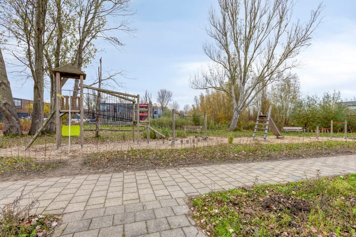 Photo 29 of Frans van Mierisstraat 22-A