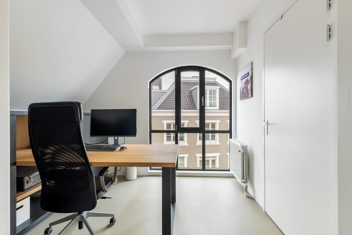 Photo 76 of L. Rotgansstraat 2