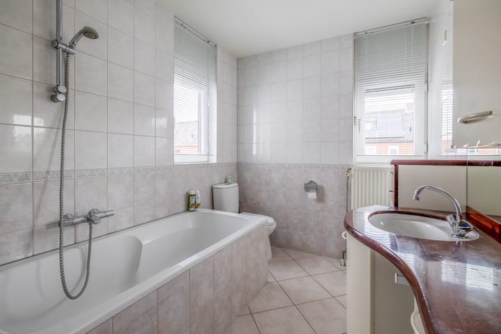 Photo 23 of Monseigneur Zwijsenstraat 6