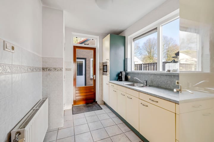 Photo 3 of Witte de Withstraat 10-A