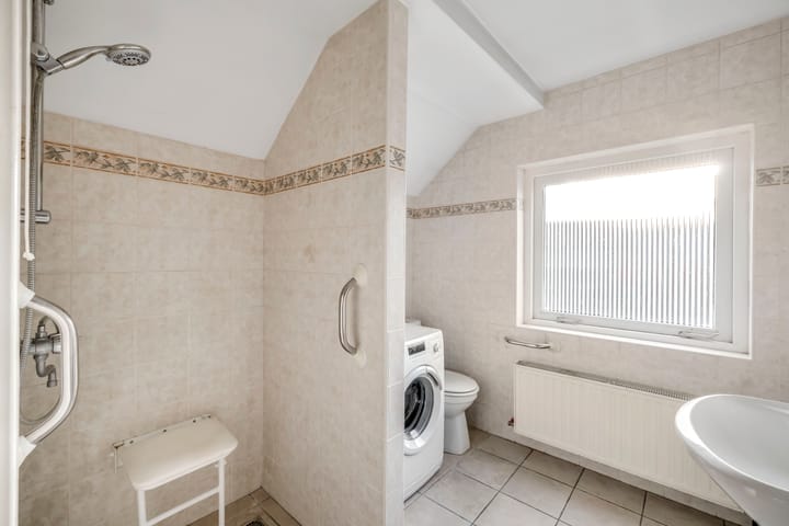 Photo 4 of Witte de Withstraat 10-A