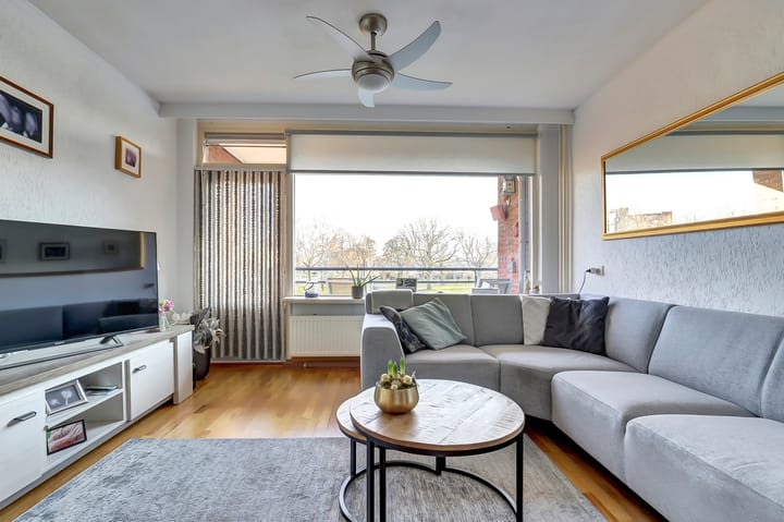 Photo 4 of Roosstraat 10