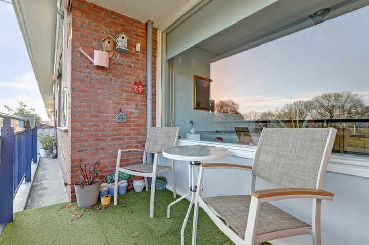 Photo 10 of Roosstraat 10